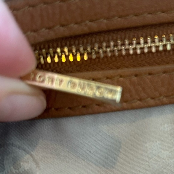 Tory Burch Marion Whipstitch Leather Saddle Convertible Chain Crossbody Tan Bag - Picture 5 of 10